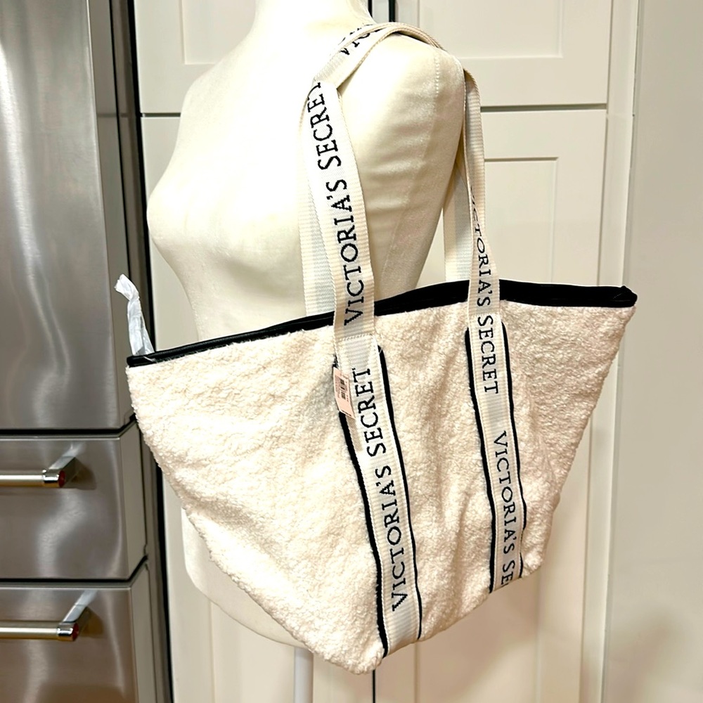 NWT Victoria’s Secret Teddy Fur Tote